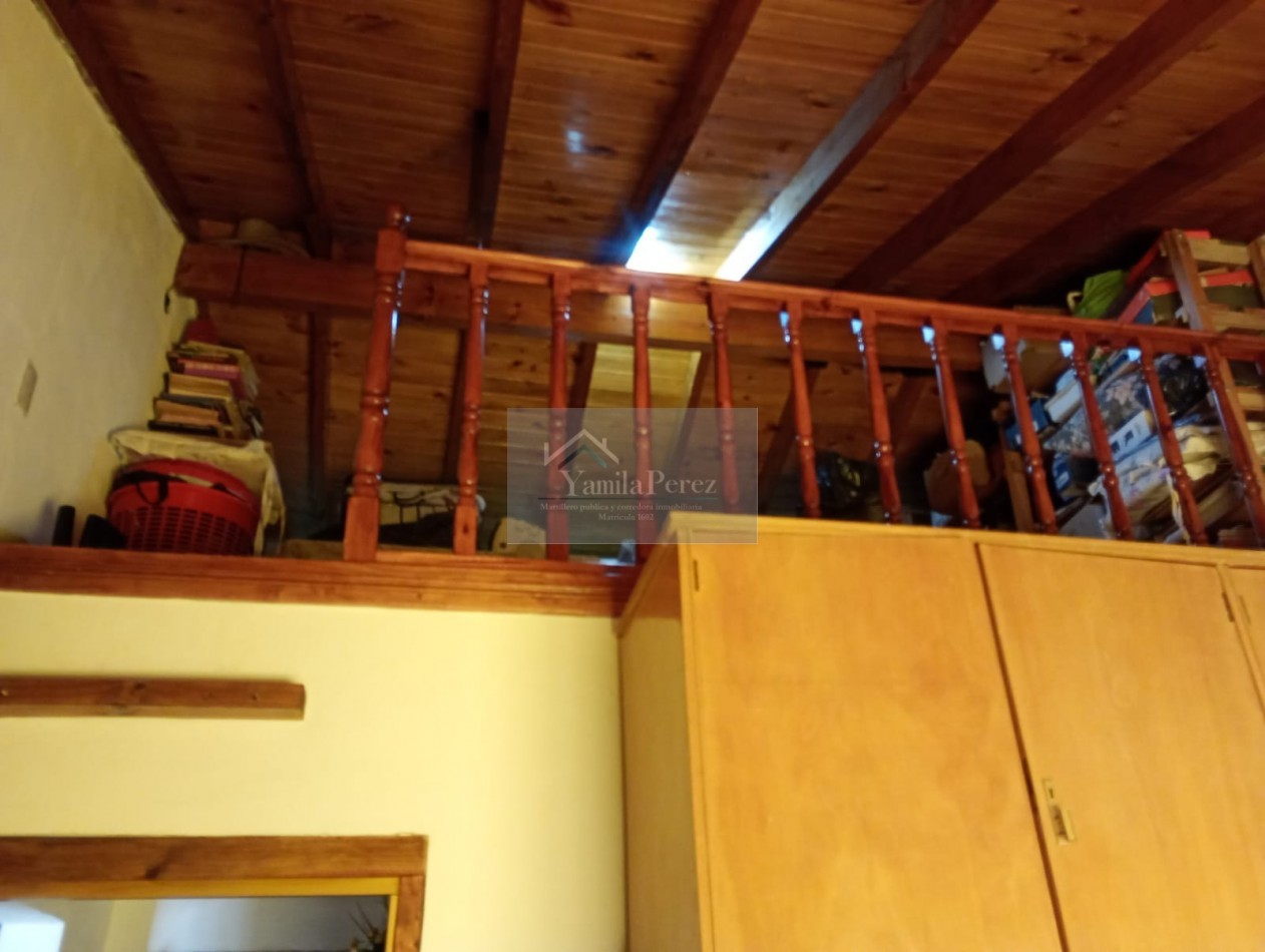 Hermoso Chalet de 4 amb. + dpto. al fondo.