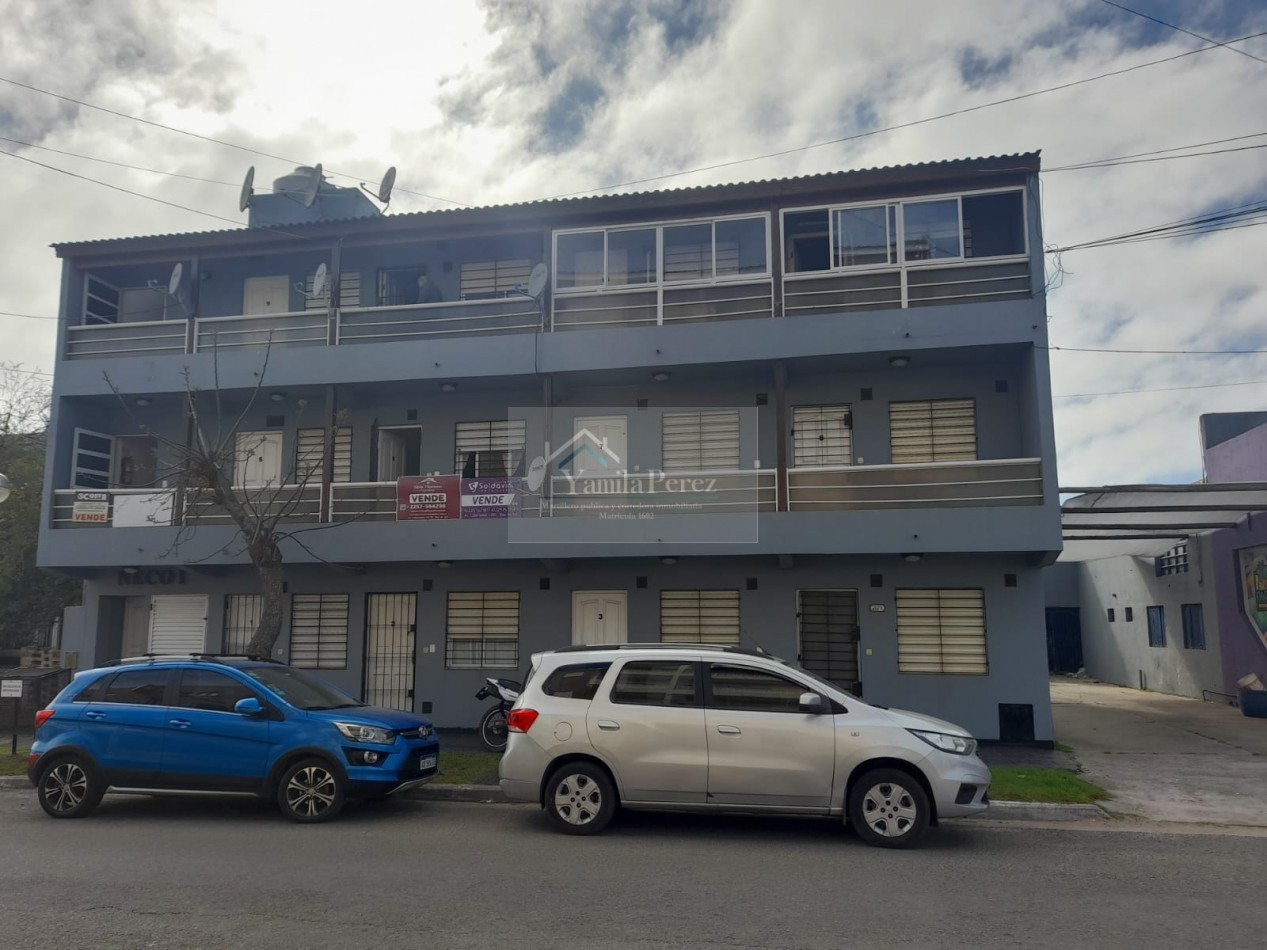Dpto. 2 amb. Con gas natural. En venta