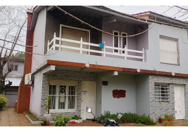 EN BLOCK. CHALET + DPTO + MONOAMBIENTE . 