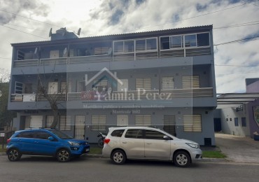 Dpto. 2 amb. Con gas natural. En venta